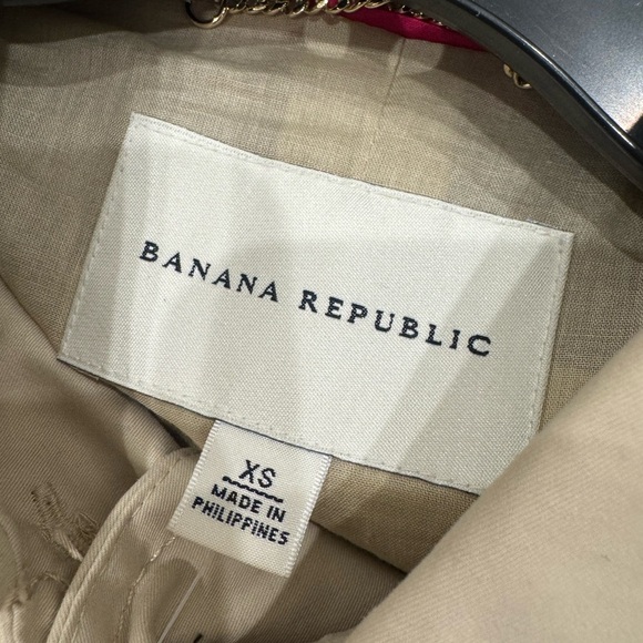NWT Banana Republic tan trench coat with 3/4 sleeves - size XS - Picture 3 of 6